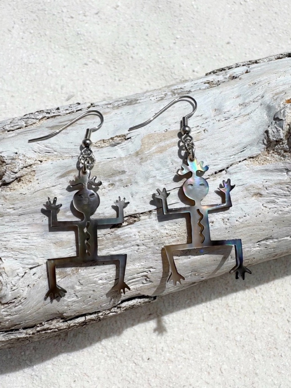 Black Lip Shell Taino Dance / Coquí Petroglyph Earrings